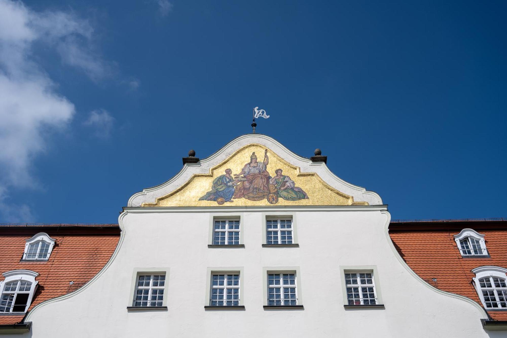 Schloss 라우트라흐 외부 사진